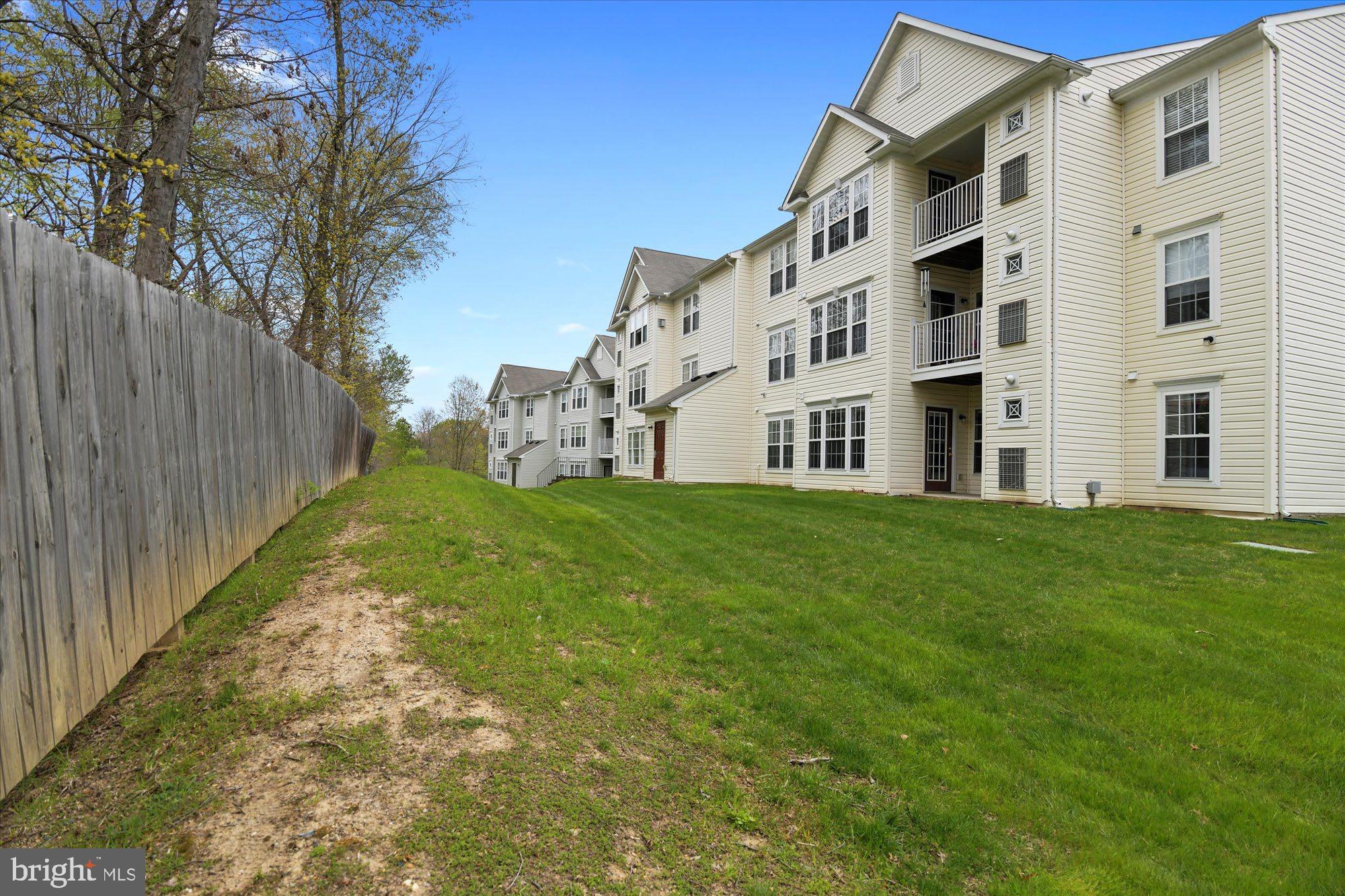 SILVER LAKE - Residential