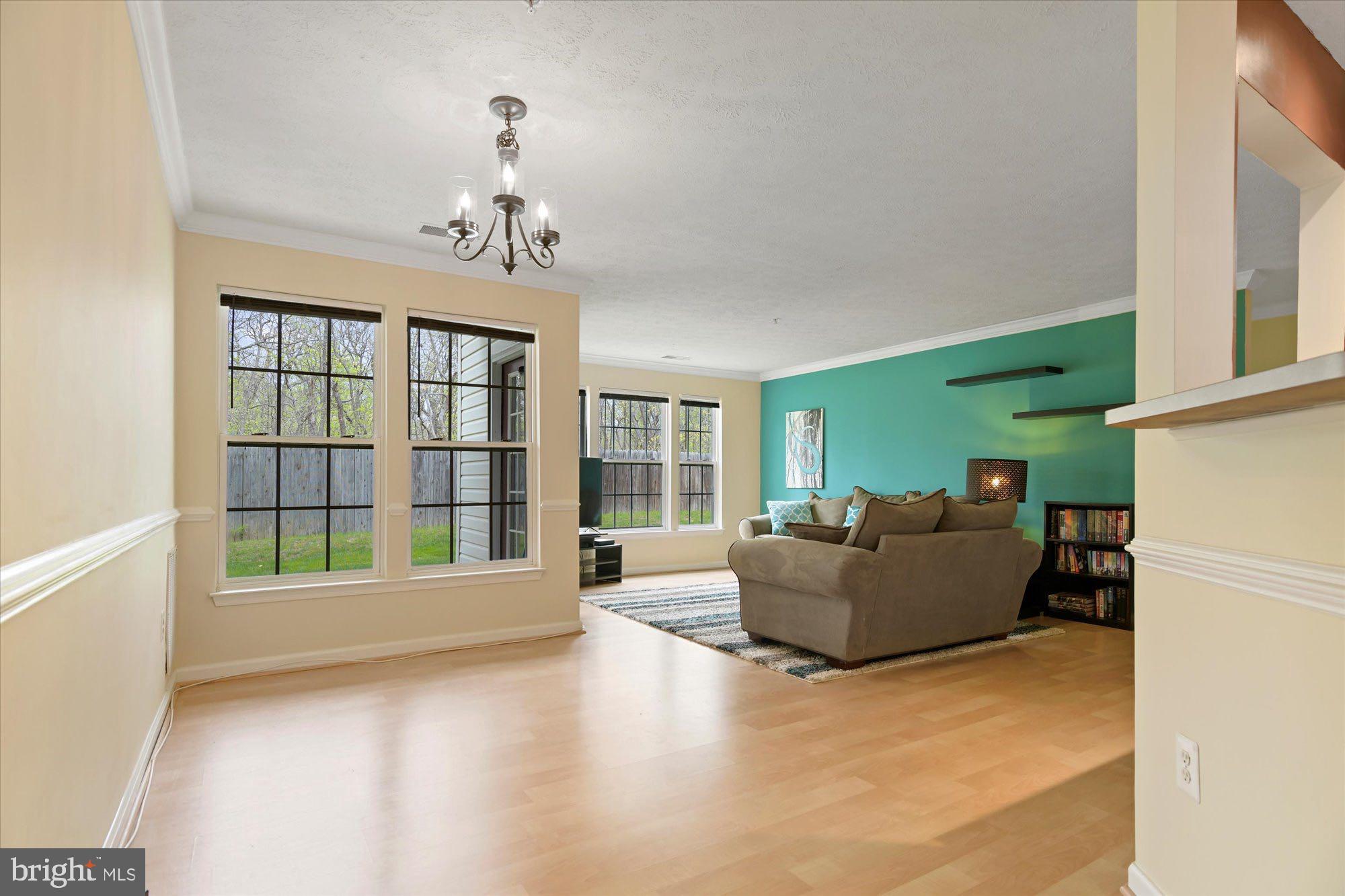 SILVER LAKE - Residential