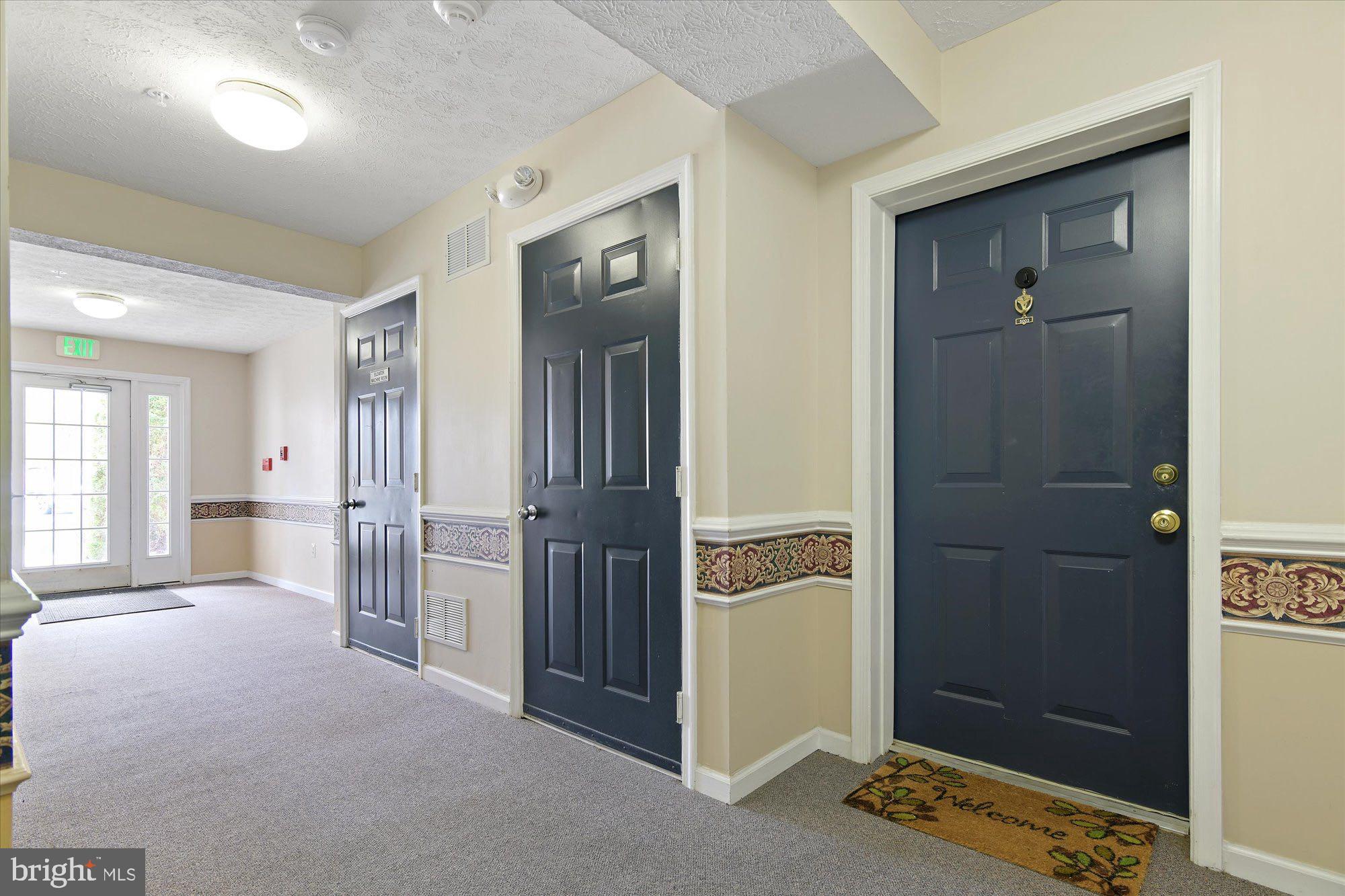 SILVER LAKE - Residential