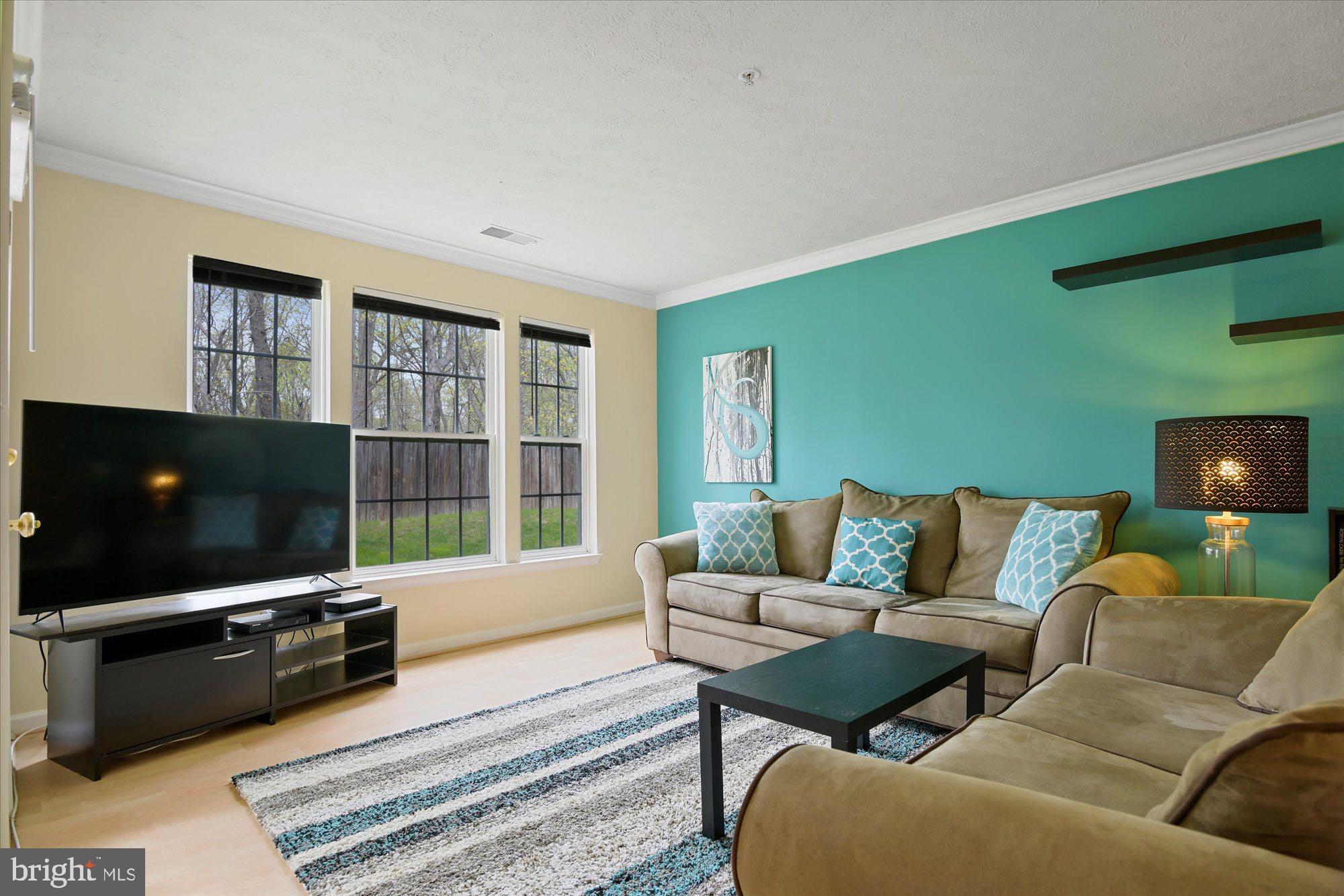 SILVER LAKE - Residential