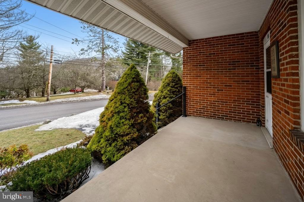 TOWN OF OAKLAND - Residential