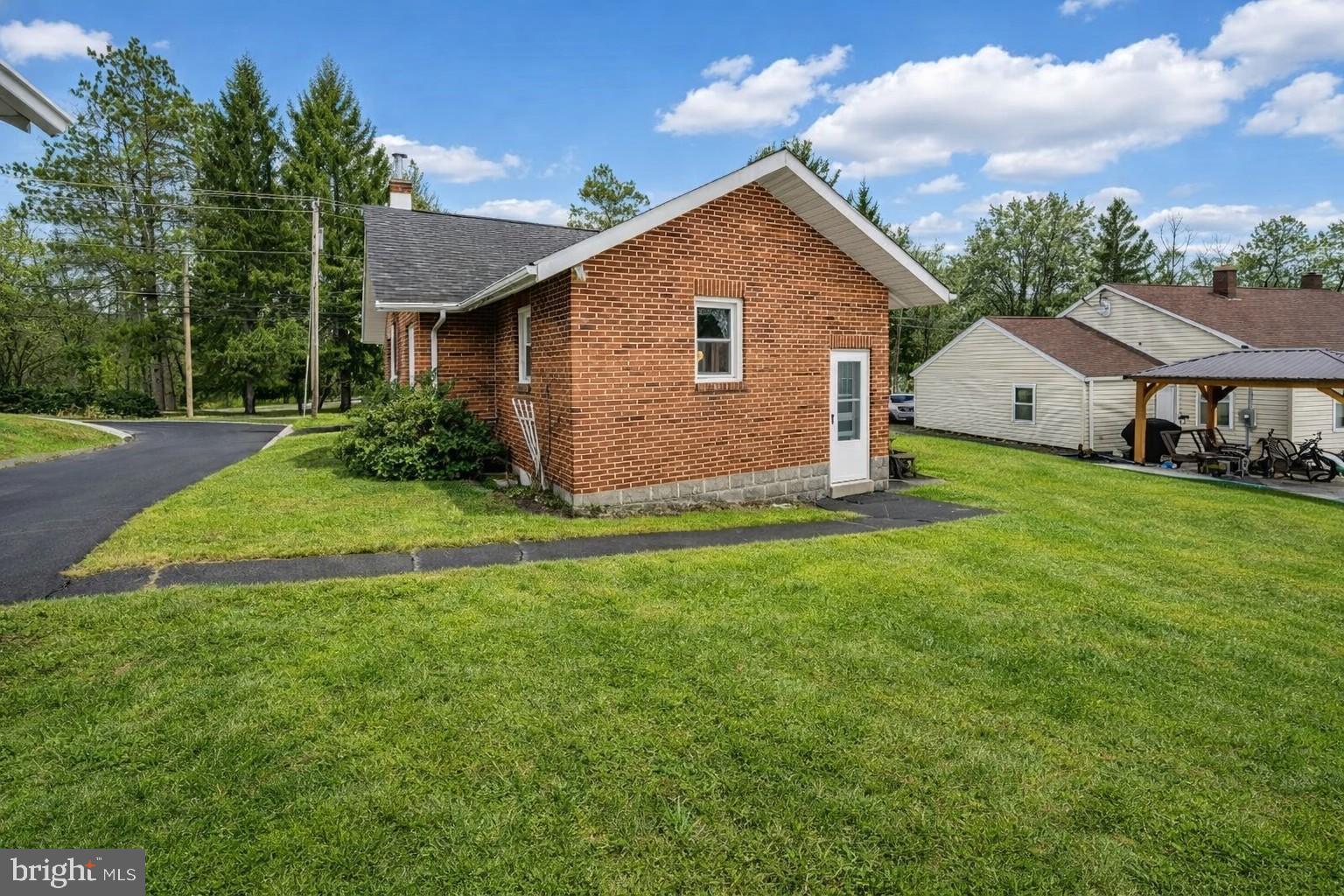 TOWN OF OAKLAND - Residential