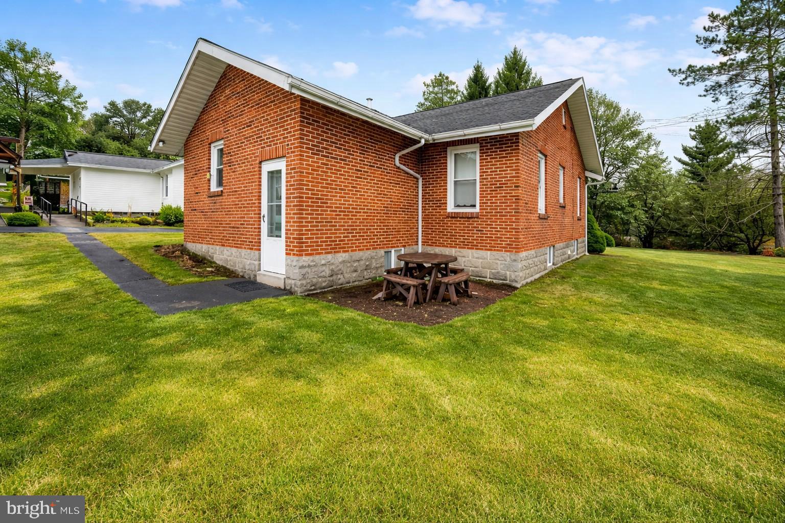 TOWN OF OAKLAND - Residential