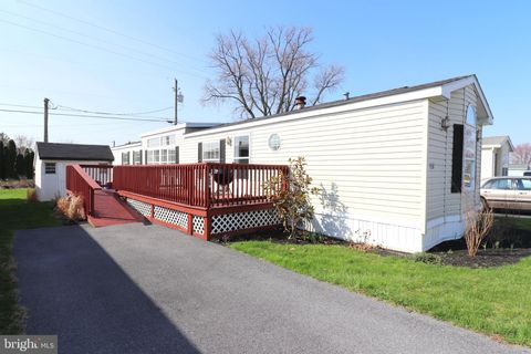 Mobile Home For Sale - 468 Brendon Drive<br/> Lancaster County, LEOLA, PA 17540