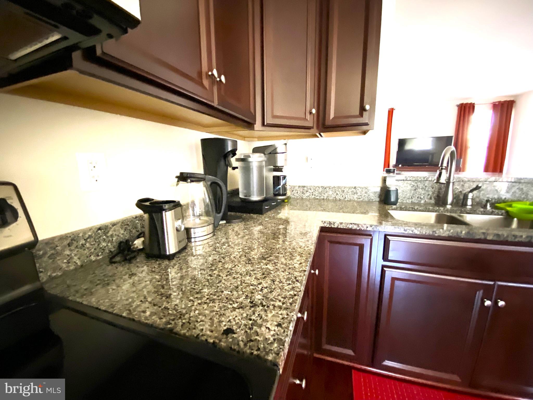 CREEKSIDE VILLAGE AT TANYARD SPRINGS - Residential Lease