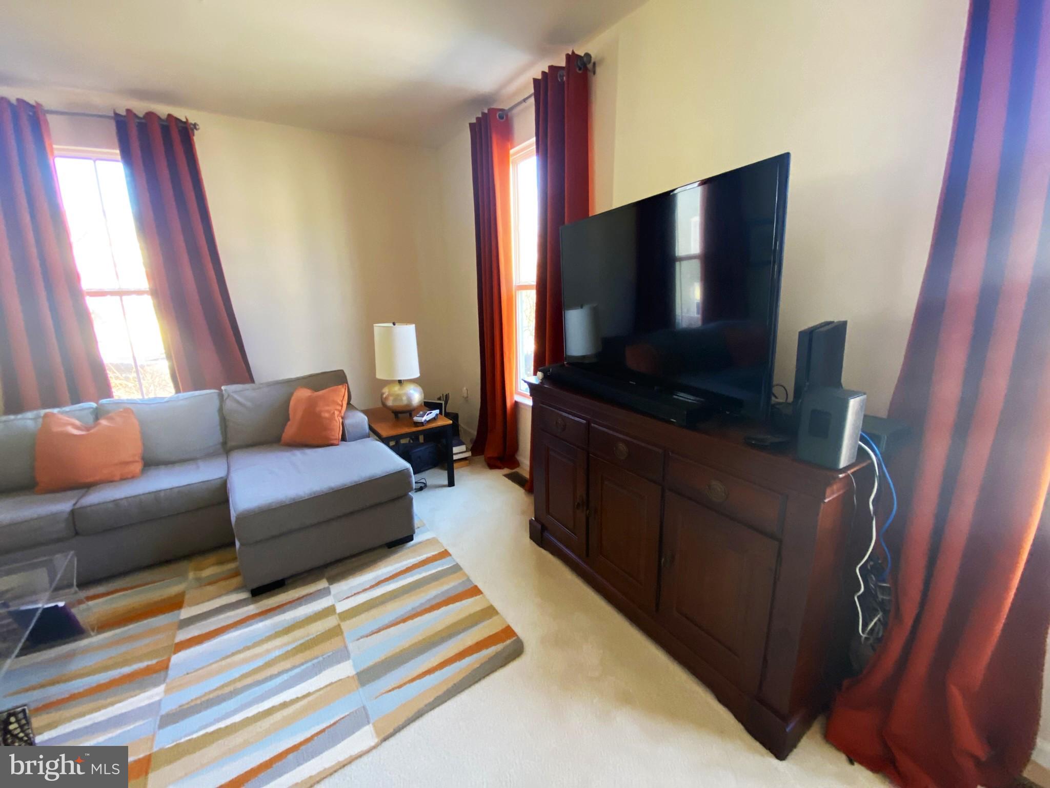 CREEKSIDE VILLAGE AT TANYARD SPRINGS - Residential Lease