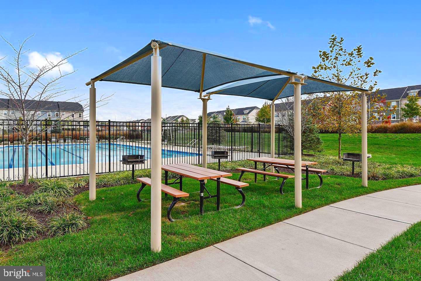 CREEKSIDE VILLAGE AT TANYARD SPRINGS - Residential Lease