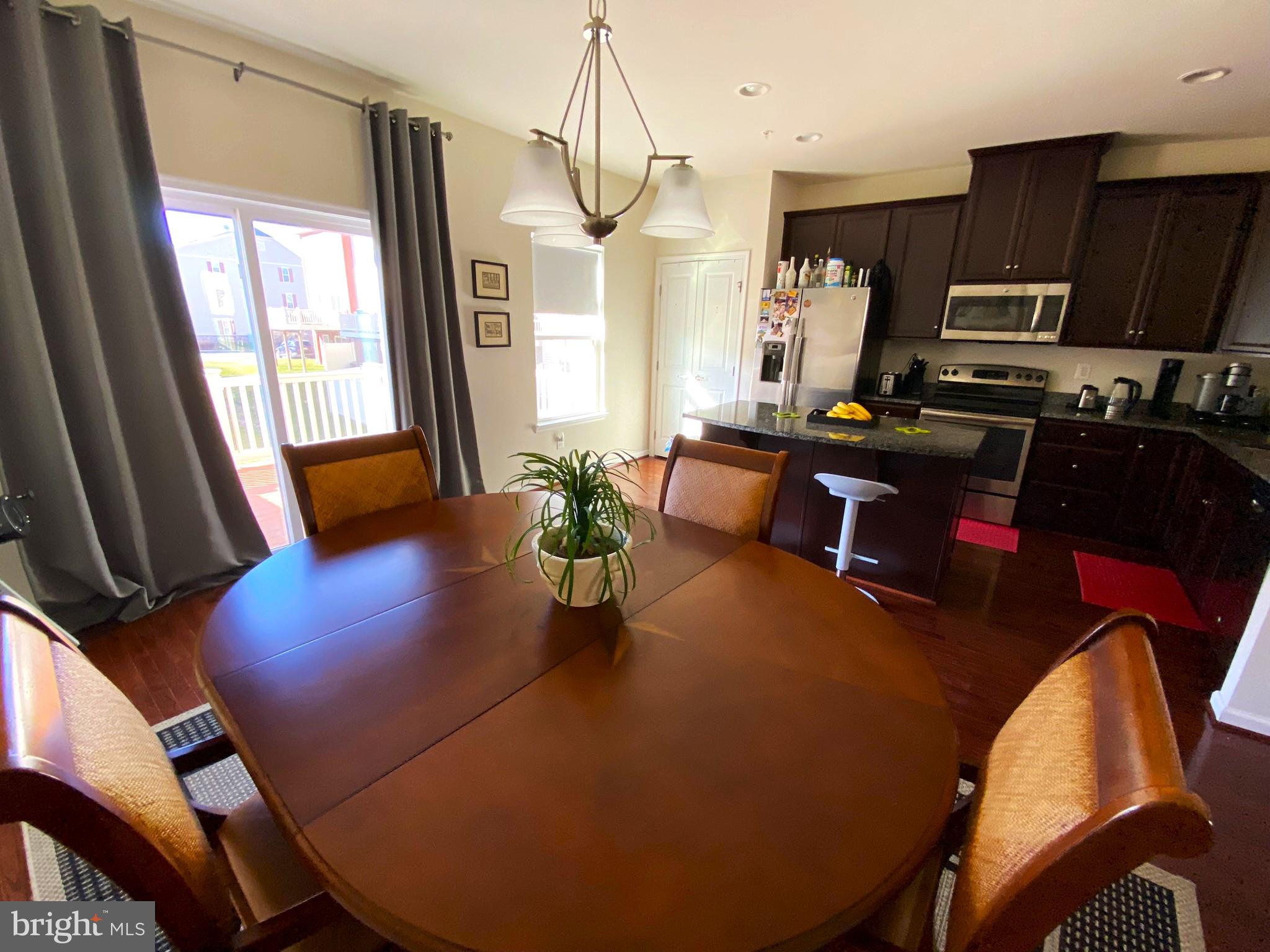 CREEKSIDE VILLAGE AT TANYARD SPRINGS - Residential Lease