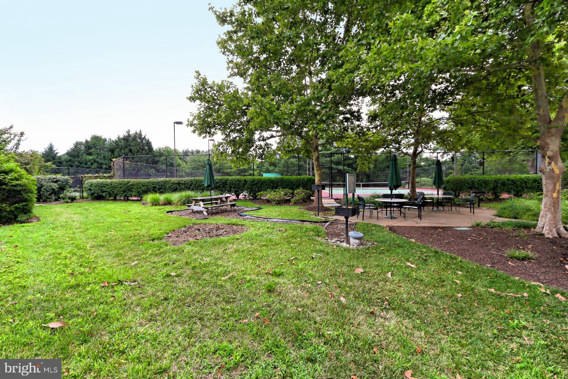 CARLYLE TOWERS - Residential Lease