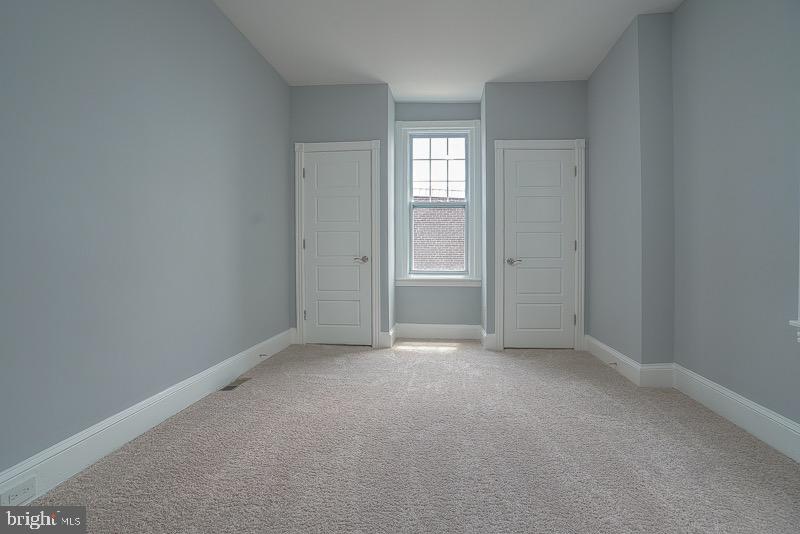 BRIDESBURG - Residential