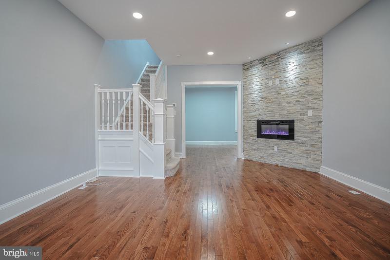 BRIDESBURG - Residential