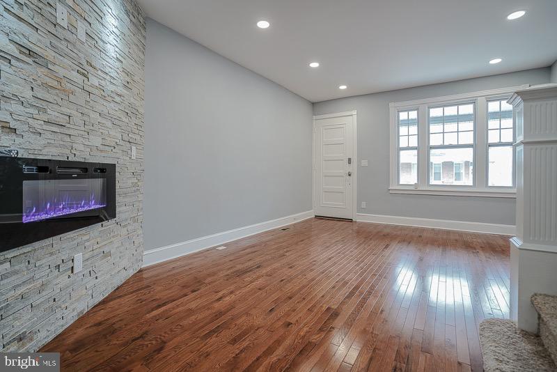 BRIDESBURG - Residential