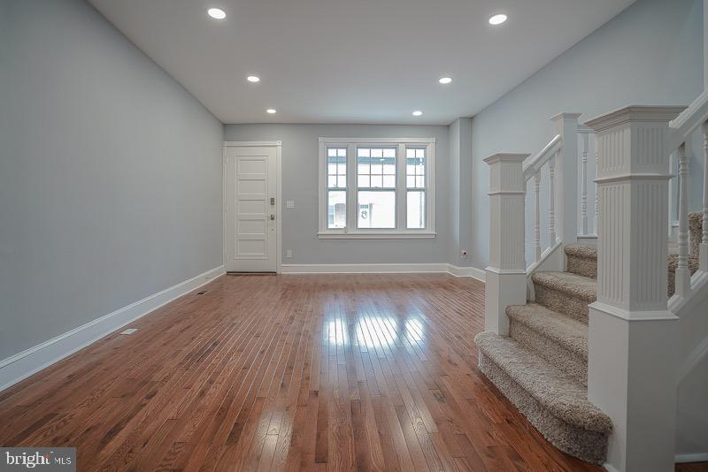 BRIDESBURG - Residential