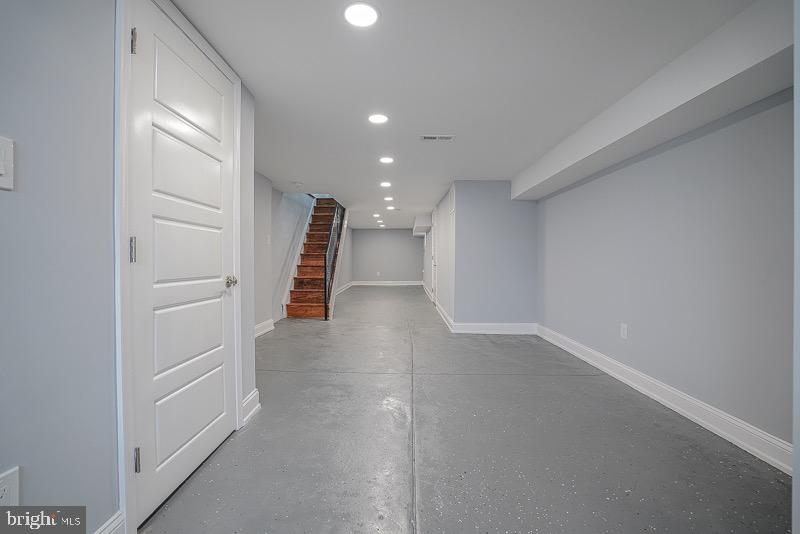 BRIDESBURG - Residential