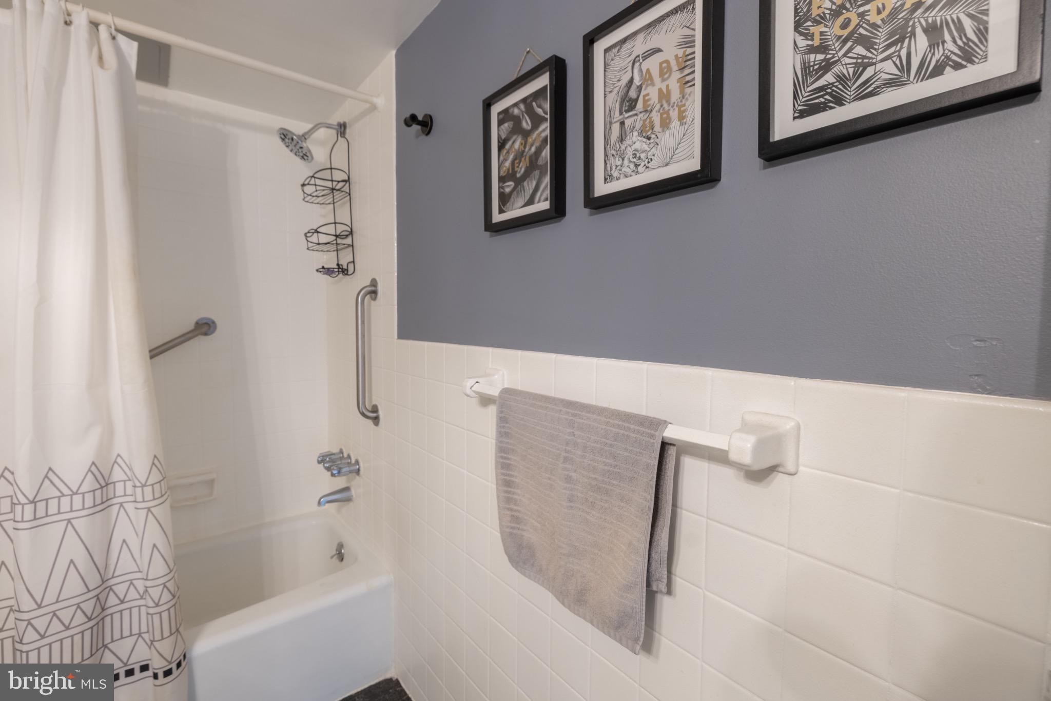 UNIVERSITY TOWERS CODM - Residential Lease