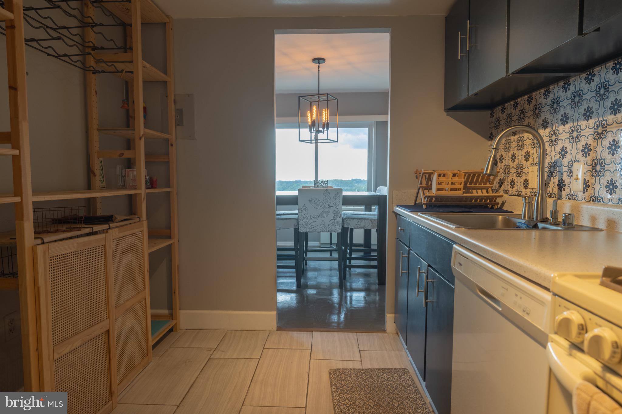 UNIVERSITY TOWERS CODM - Residential Lease