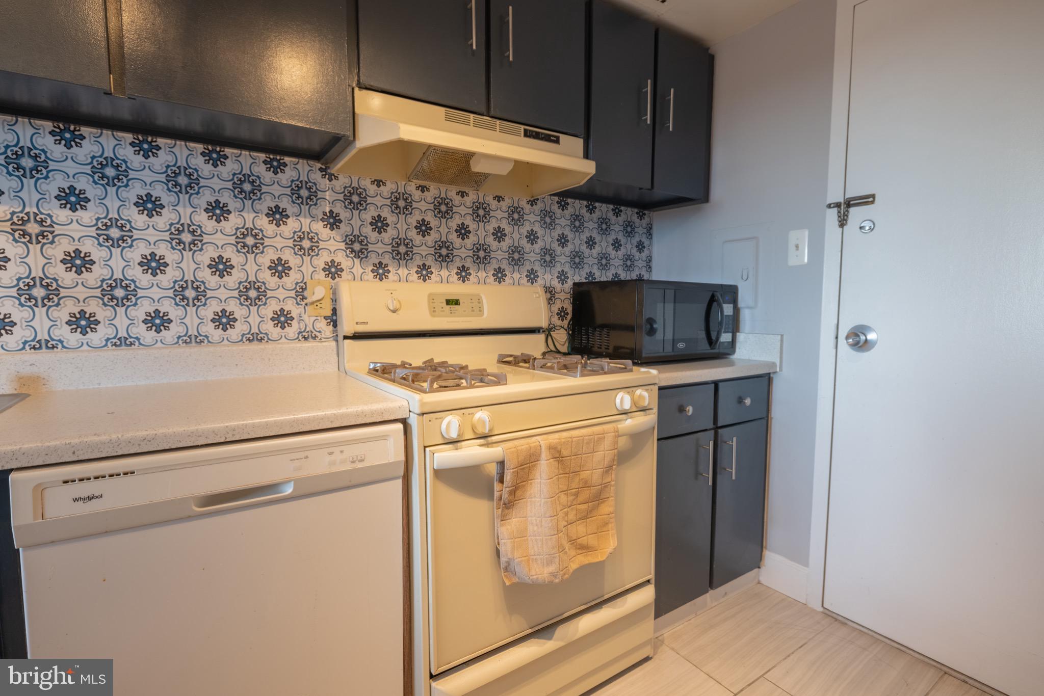 UNIVERSITY TOWERS CODM - Residential Lease