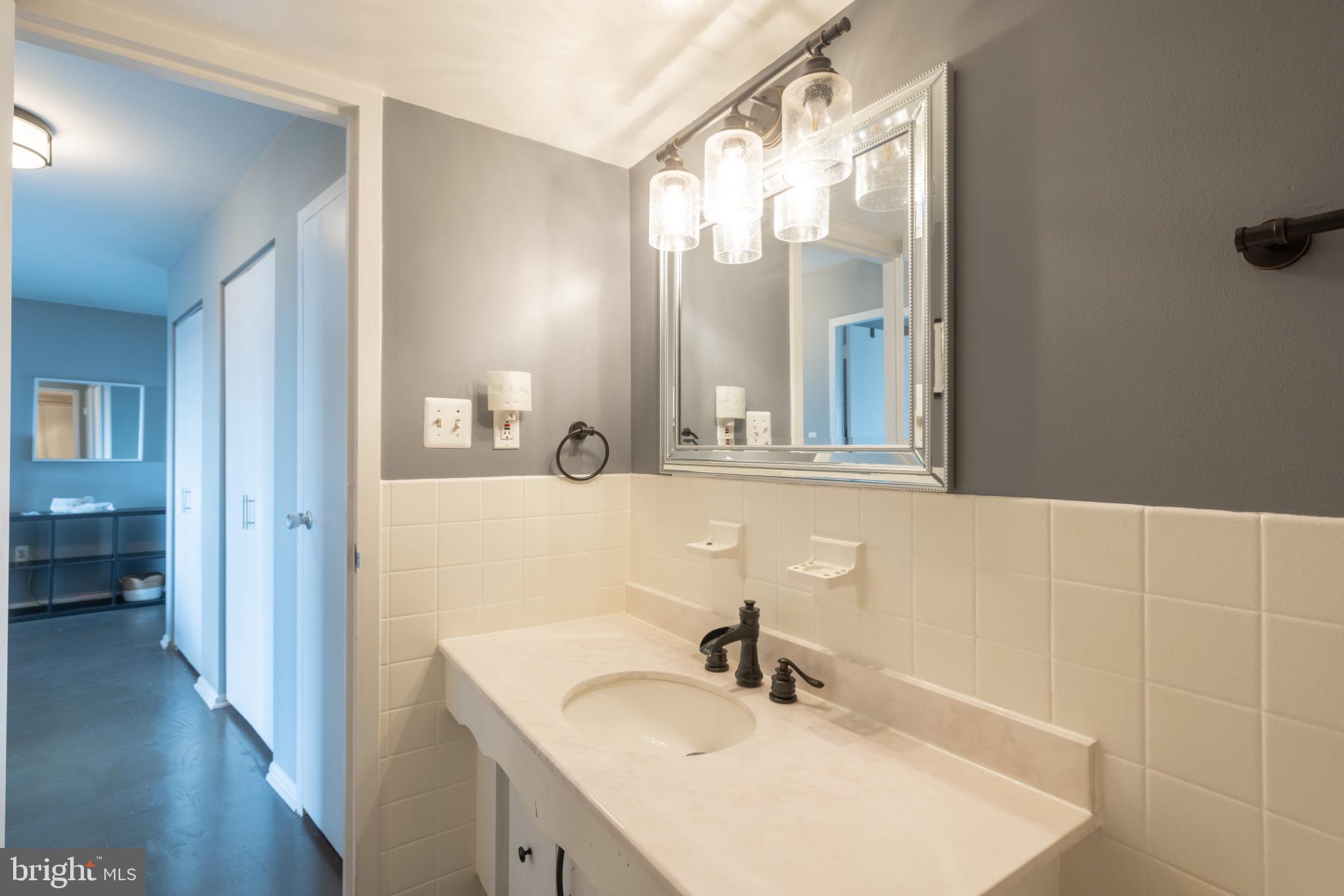 UNIVERSITY TOWERS CODM - Residential Lease