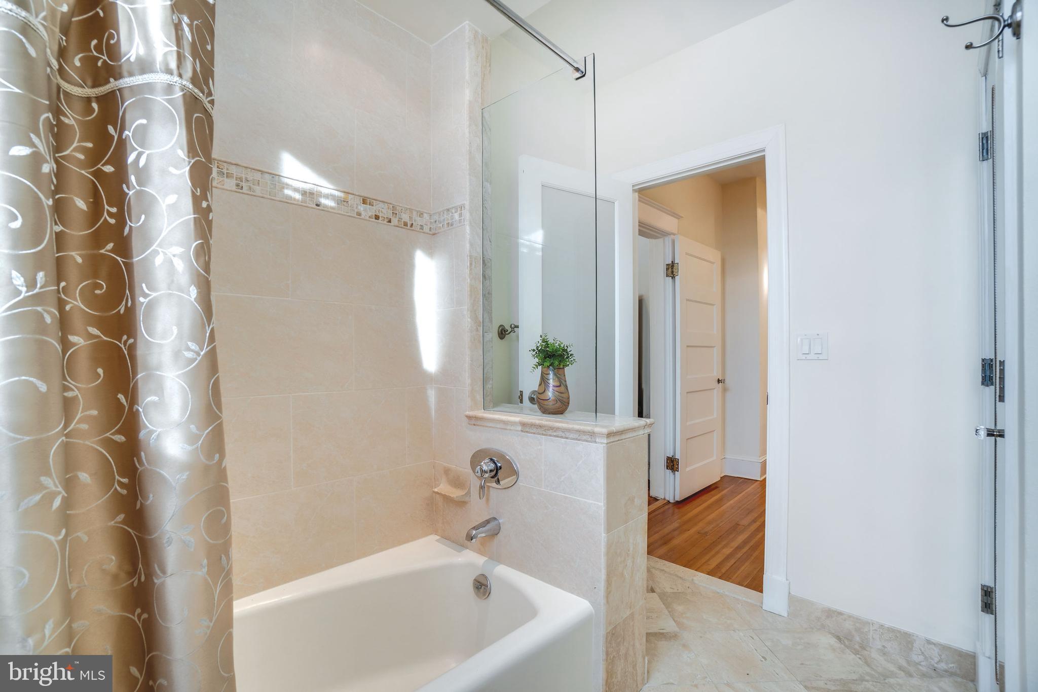 DUPONT CIRCLE - Residential Income
