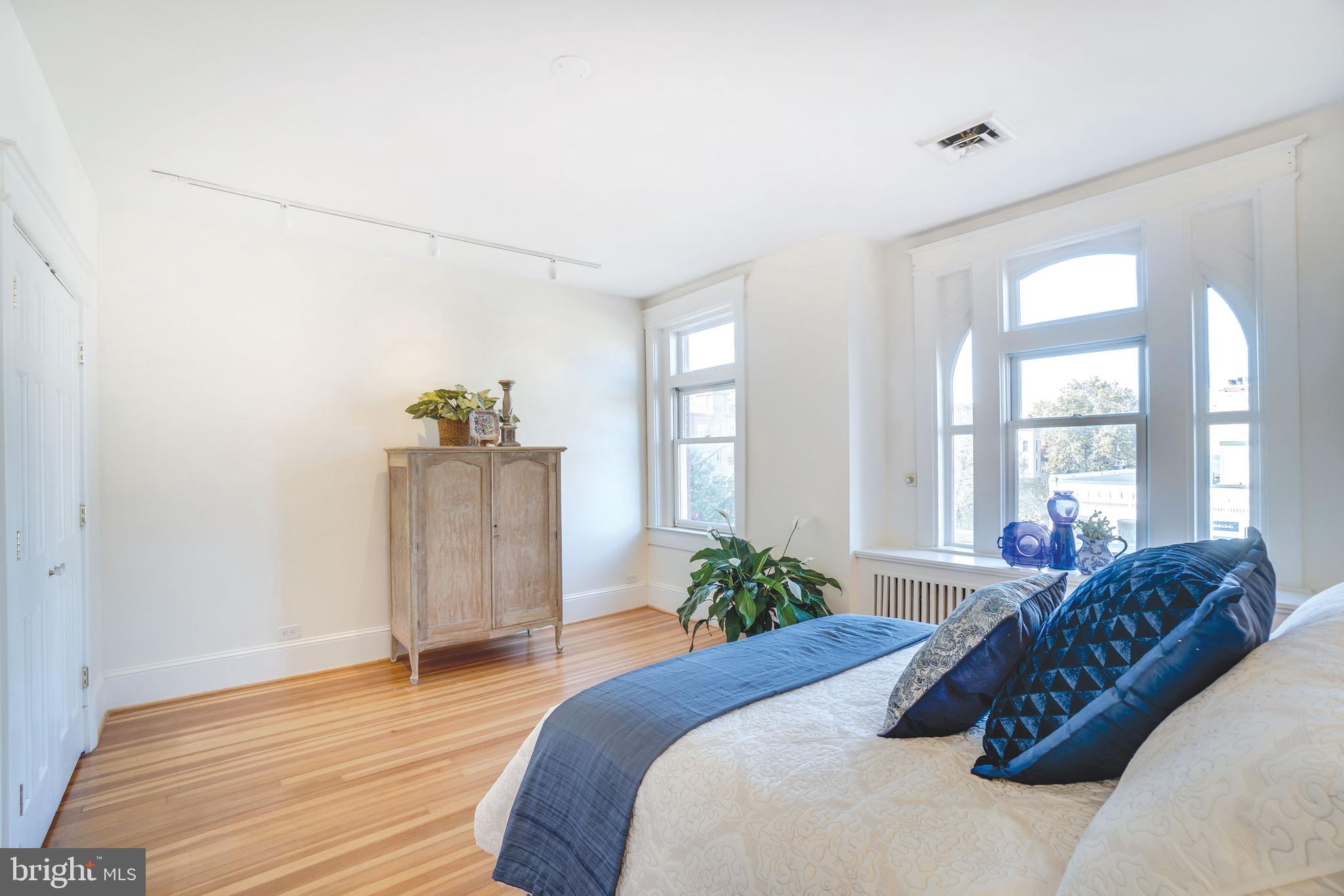 DUPONT CIRCLE - Residential Income