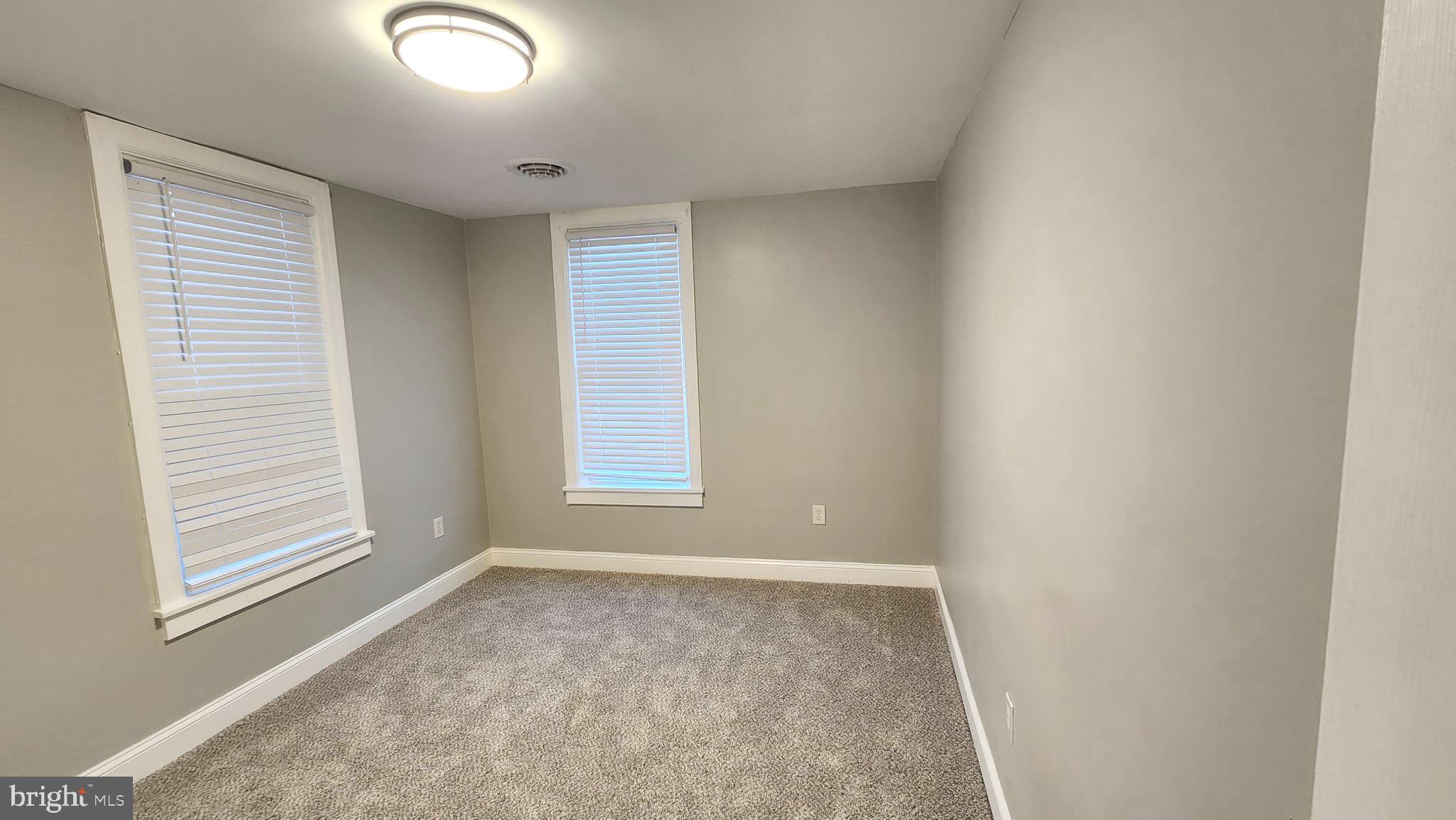 NEW KINGSTOWN - Residential