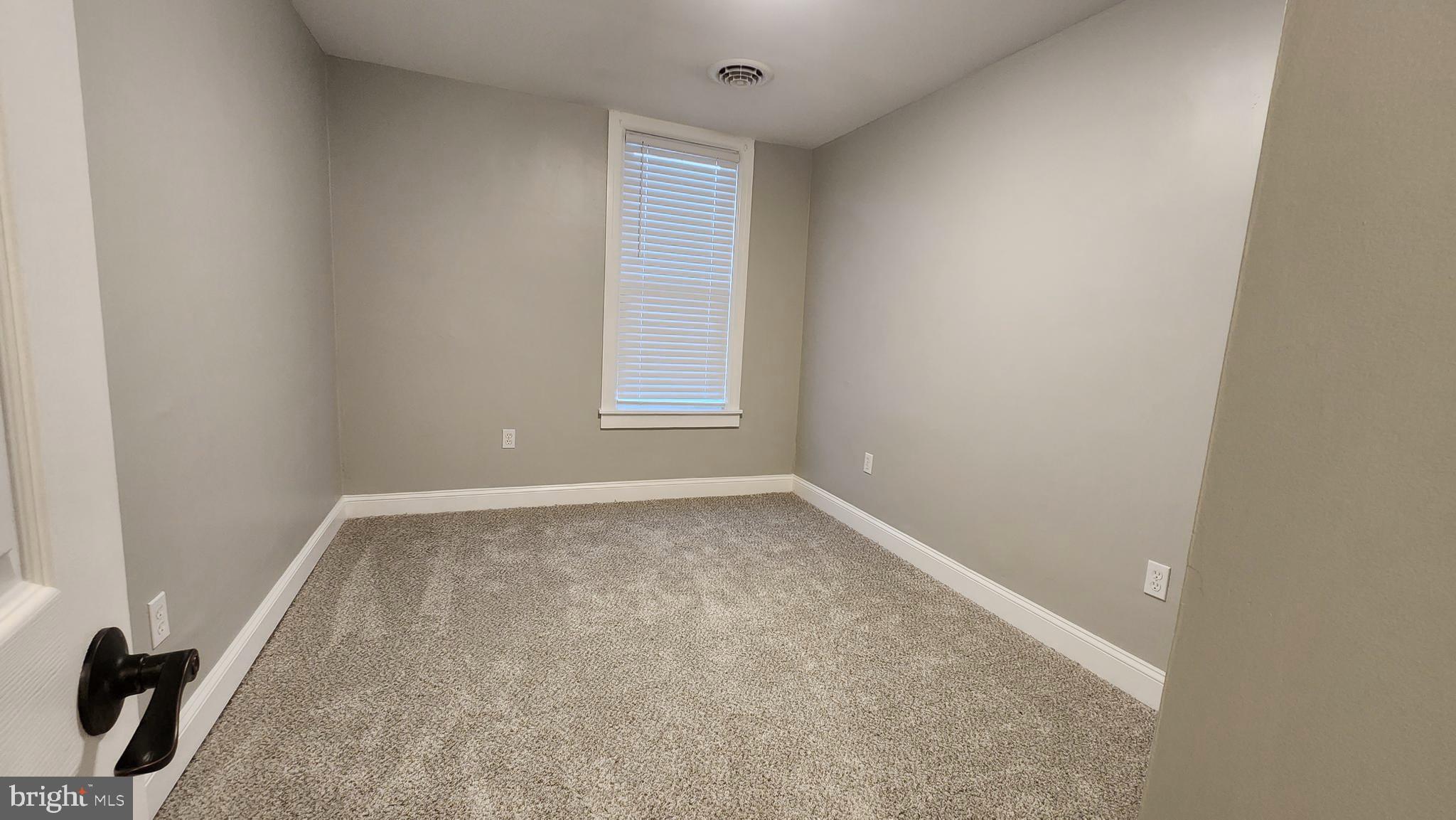 NEW KINGSTOWN - Residential