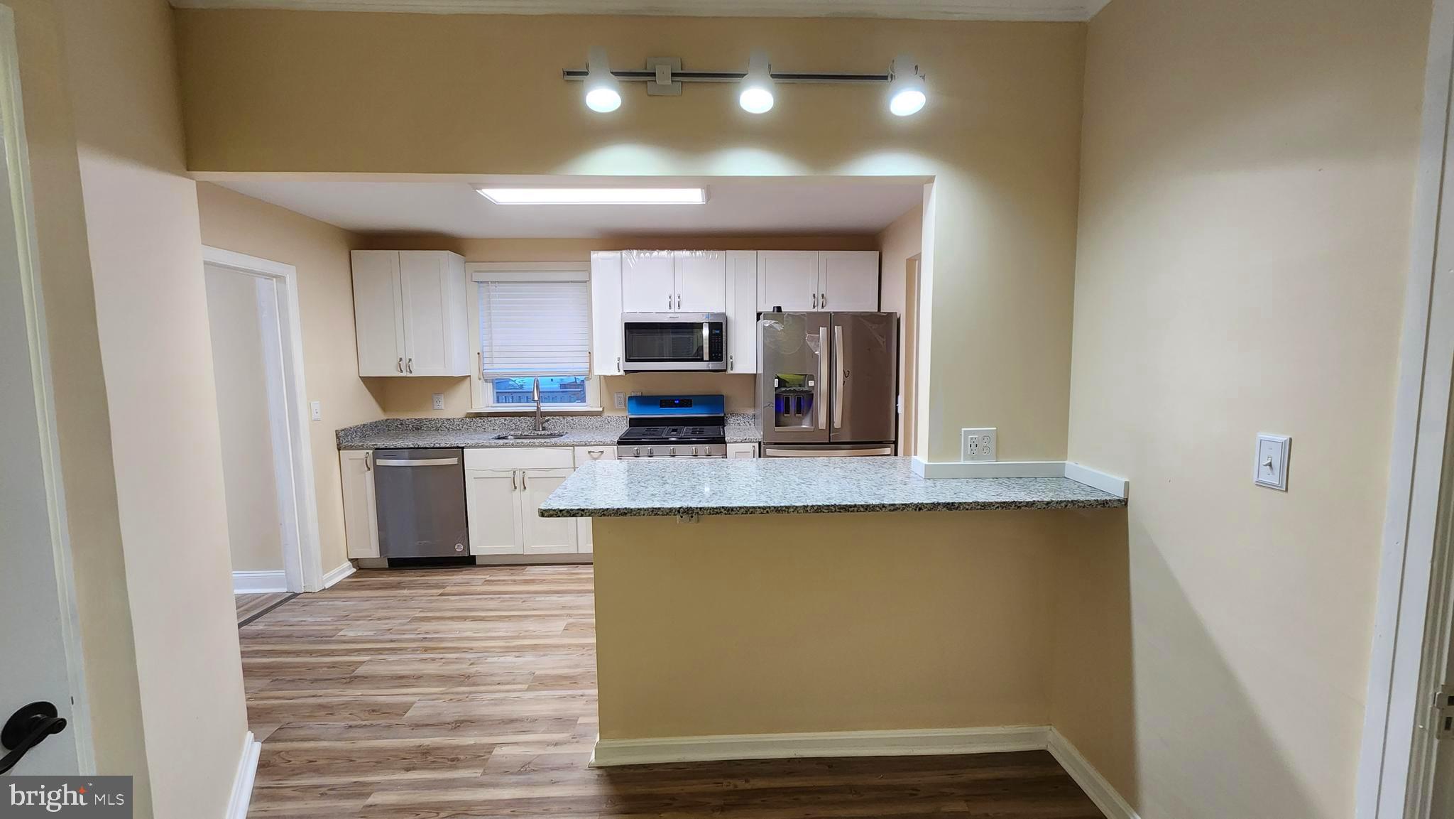 NEW KINGSTOWN - Residential