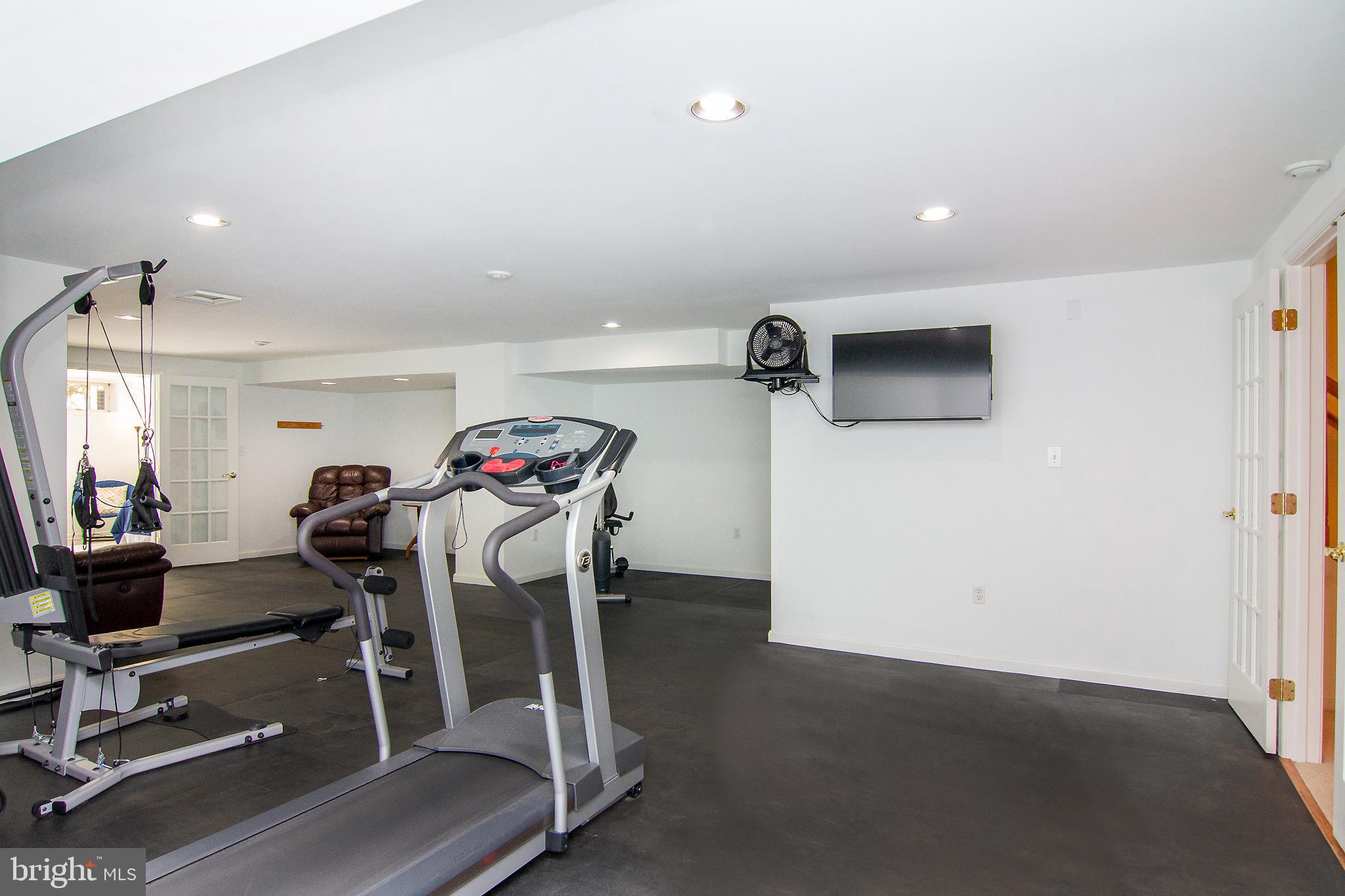 EAGLEVIEW ESTATES - Residential