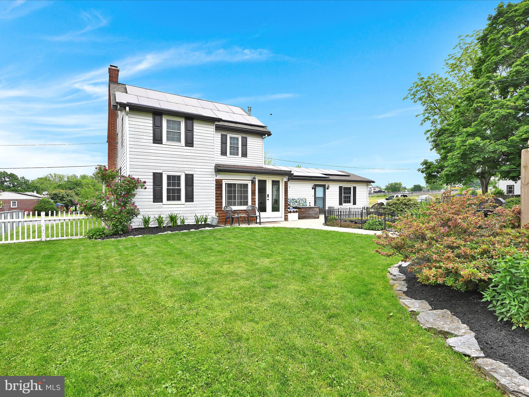 18 ALDEN LANE