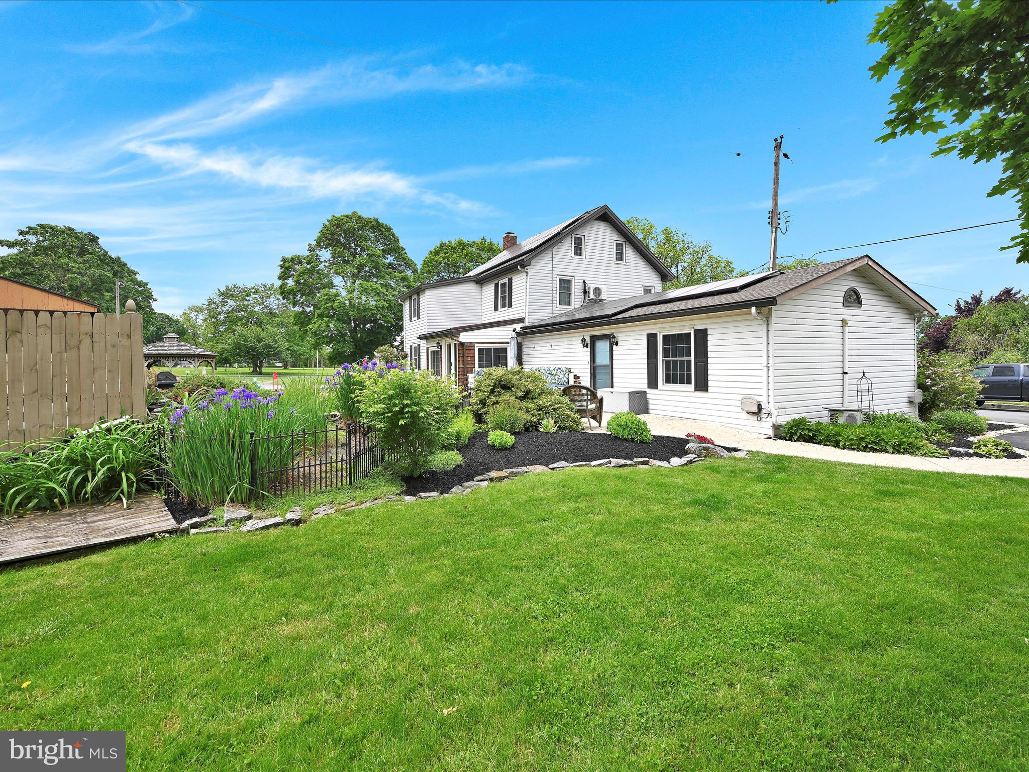 18 ALDEN LANE