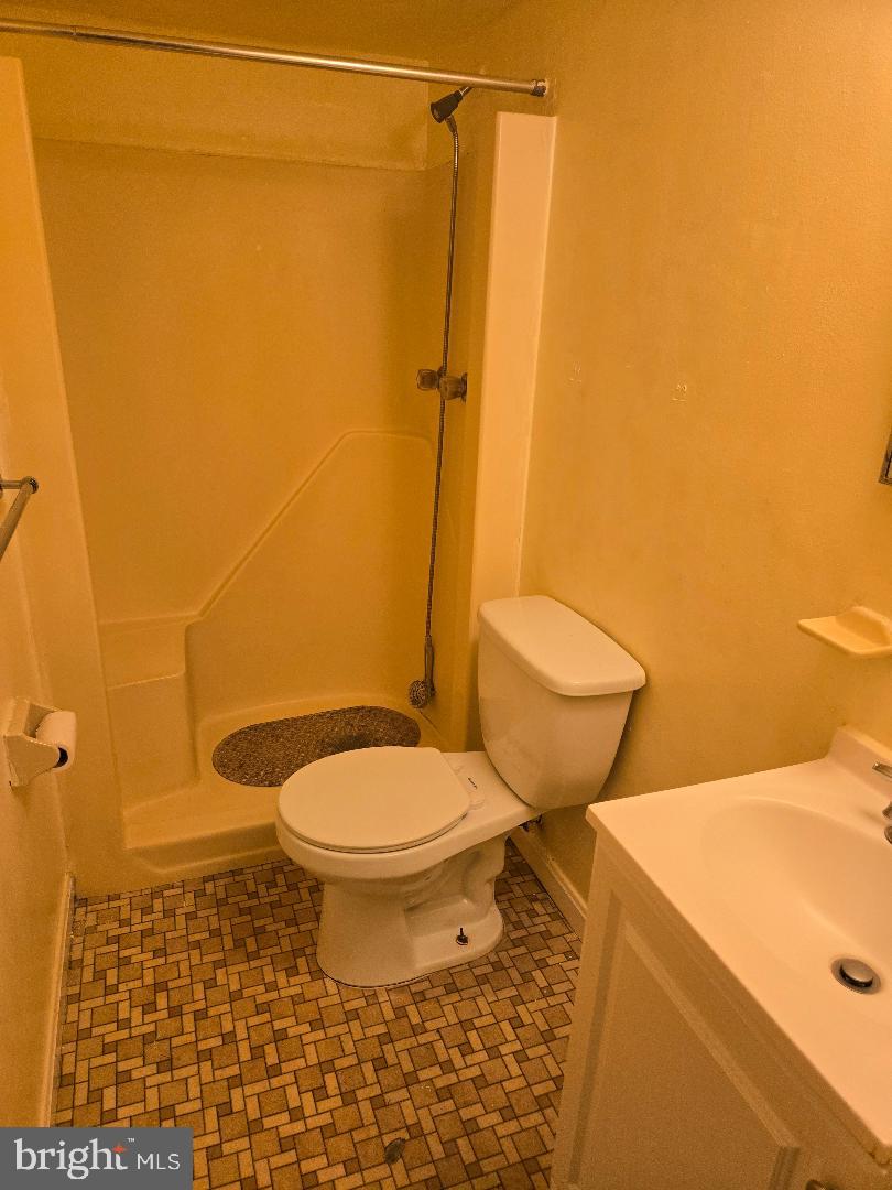 QUEENS CHAPEL MANOR - Residential Lease