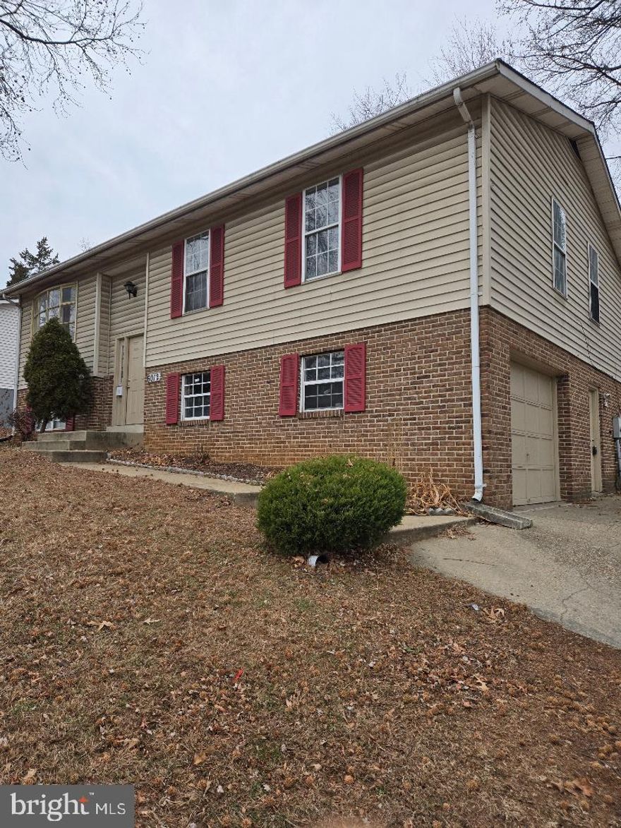 SPACIOUS 4 BEDROOMS, 3 FULL BATHS SINGLE FAMILY HOUSE IN SOUGHT-AFTER NEIGHBORHOOD .
THE HOUSE FEATURES CAR GARAGE, DRIVEWAY FOR 4 CARS, WASHER, DRYER AND FINISHED BASEMENT. THE HOUSE IS LOCATED WITHIN FEW BLOCKS OF METRO RAIL AND METRO BUS.

SECTION 8 OR VOUCHER APPLICANT IS WELCOME.

OWNER IS A LICENSED REAL ESTATE AGENT IN DC, MD AND VA.

FOR SHOWING, CONTACT MURPHY DUYILE.