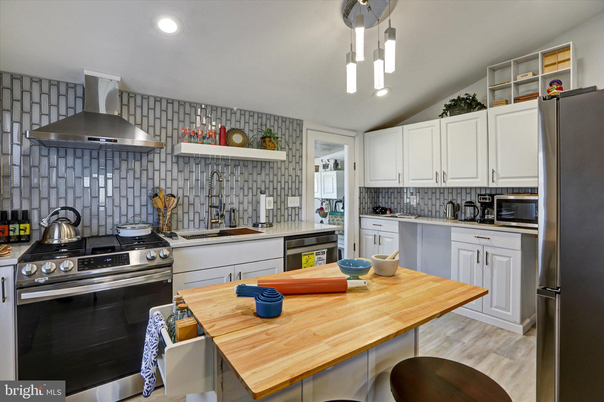 HAMPDEN HISTORIC DISTRICT - Residential