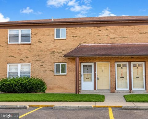 Condo For Rent - 1124 Kaye Court<br/> Burlington, NJ 08016