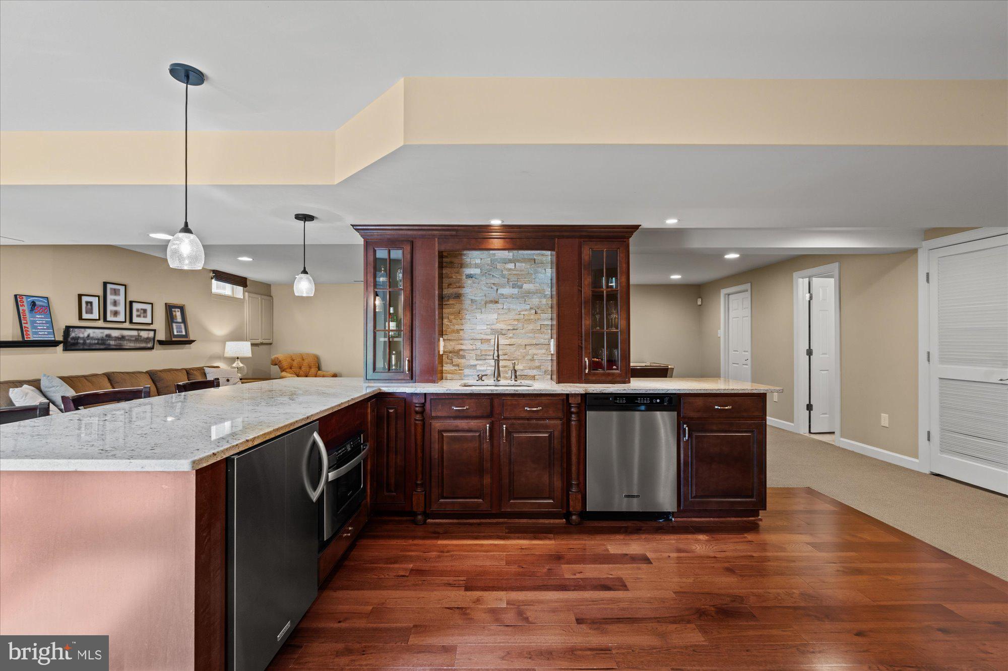 WILLOWS OF POTOMAC - Residential