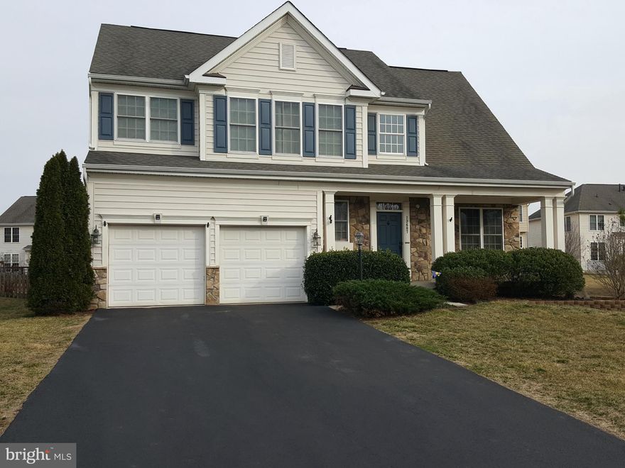 Privacy! at the end of a pipe stem next to open field! Beautiful home, all ready for new owners! Large master with exclusive oasis master bathroom.  Entertainment central, in basement, wet bar, walk out, full bath and  separate room,  for office or media room. Large lovely gourmet kitchen. Separate dinning room with bay window. and so much more