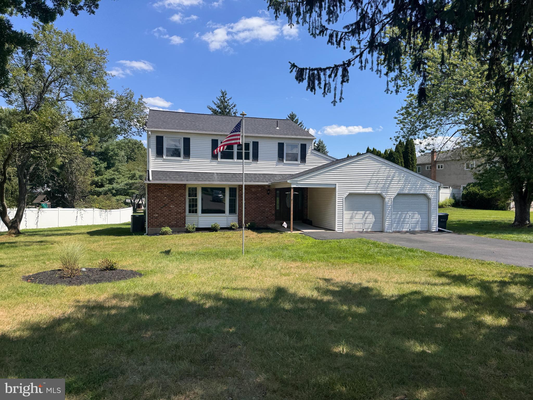 1045 MAYKUT AVENUE