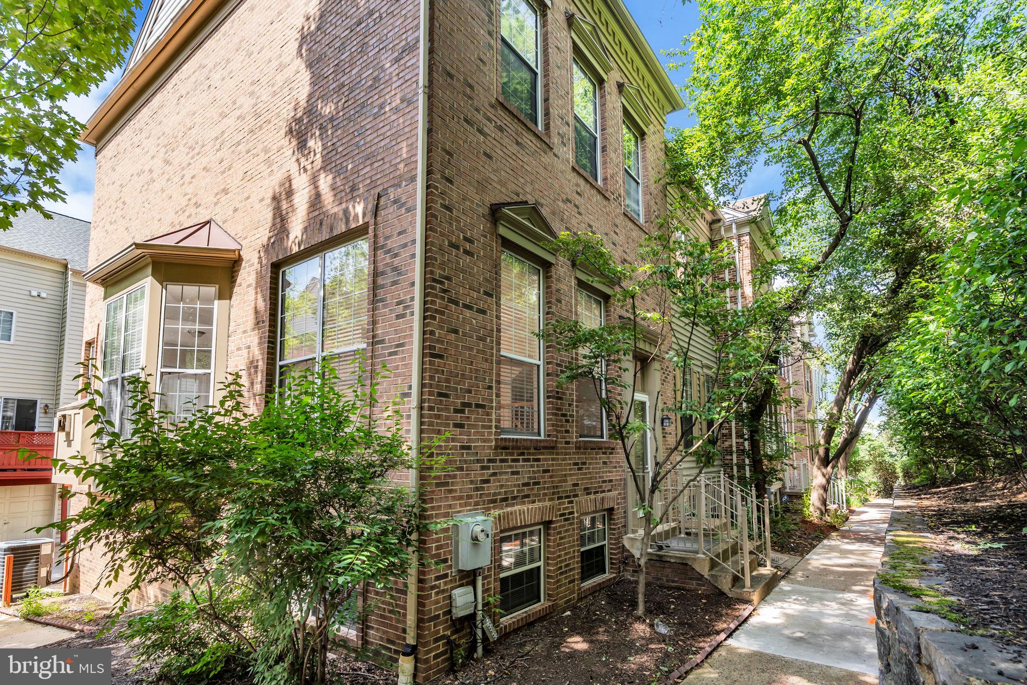 6013 RIDDLE WALK