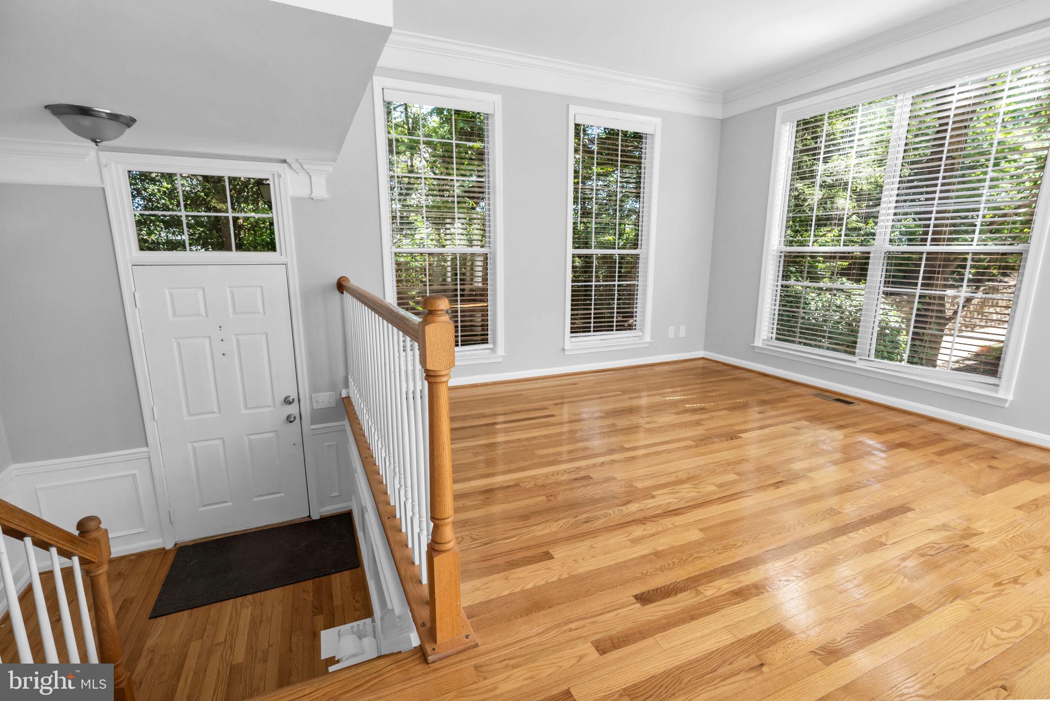 6013 RIDDLE WALK