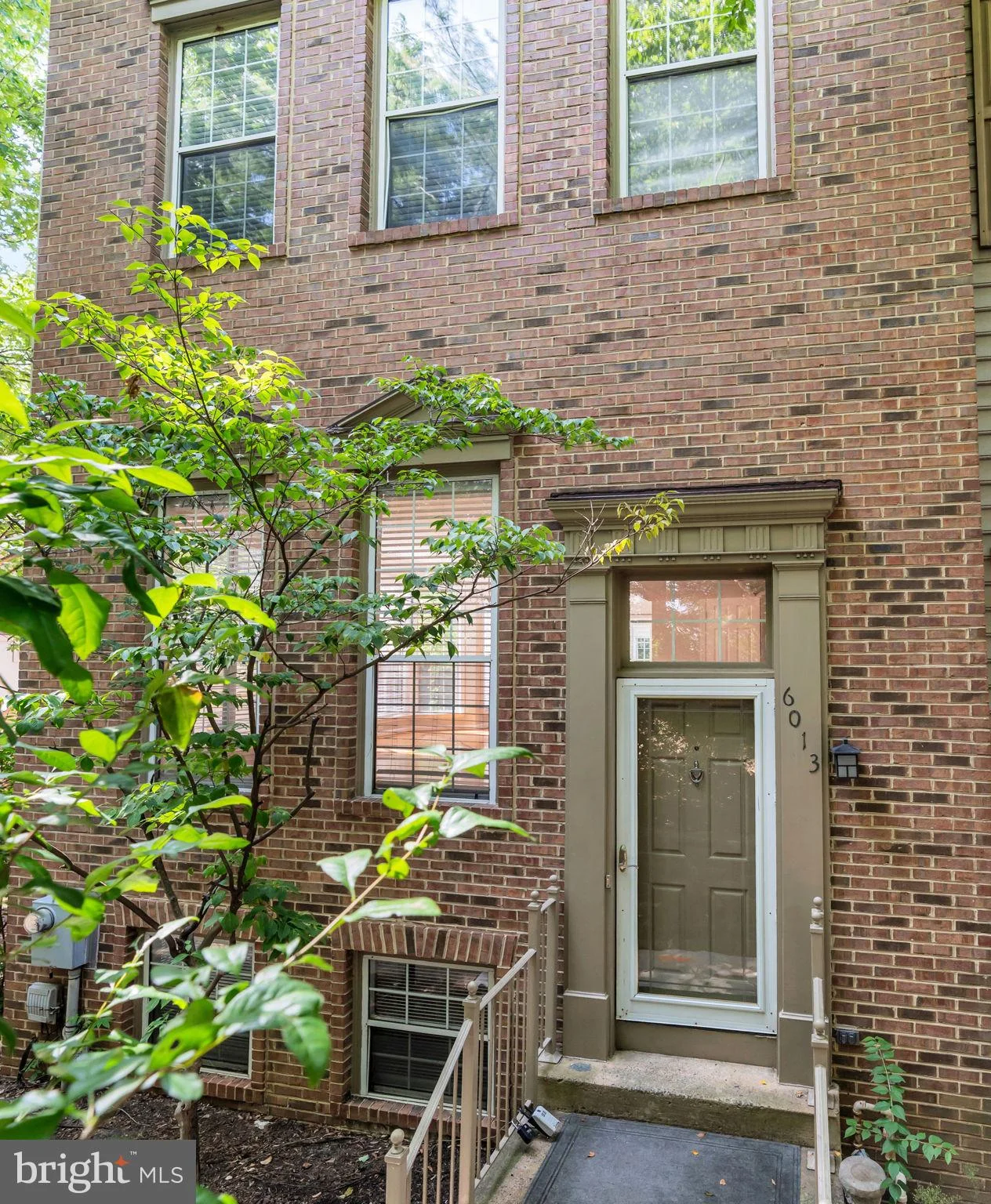 6013 Riddle Walk