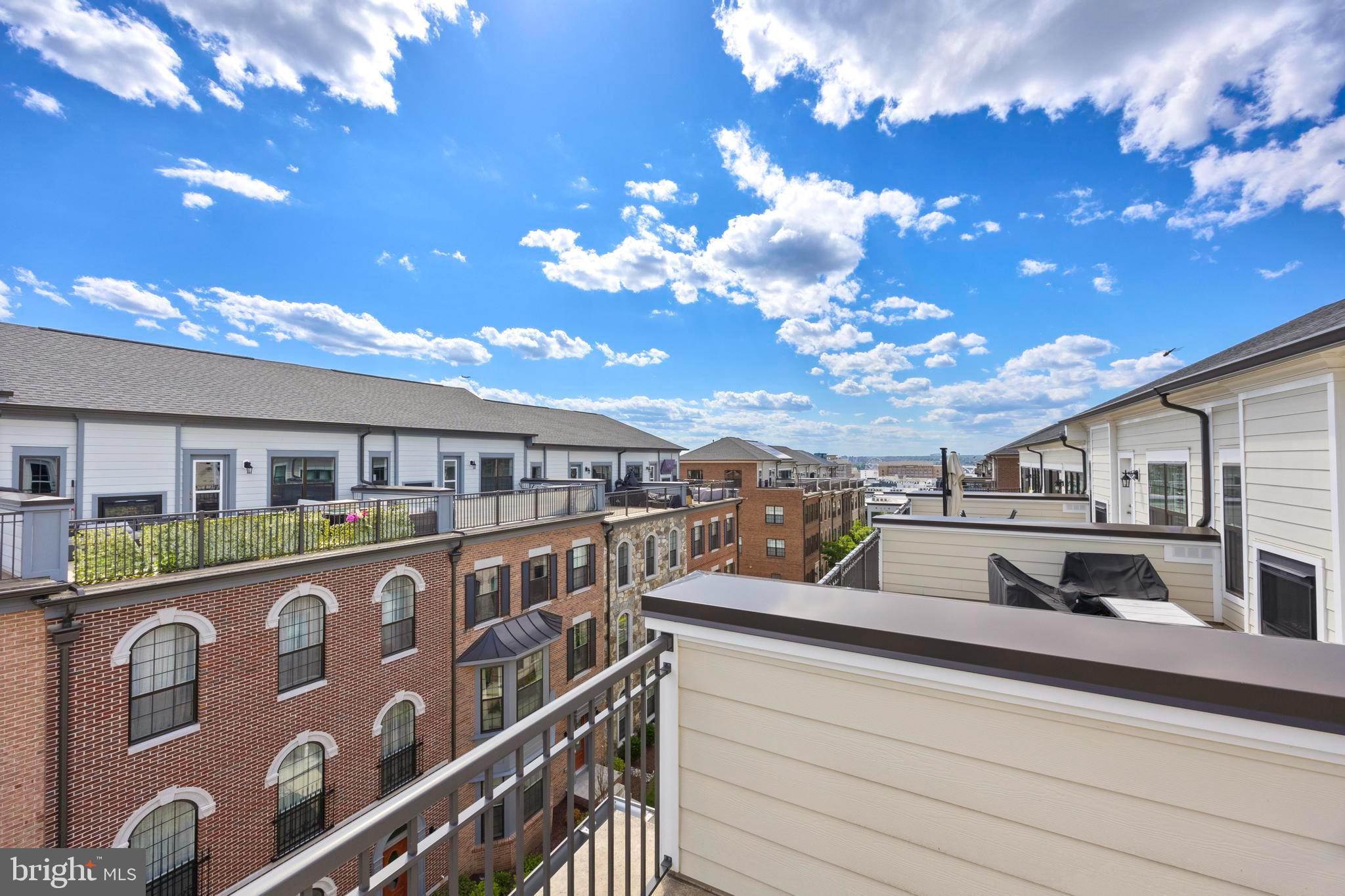 POTOMAC OVERLOOK CONDO - Residential