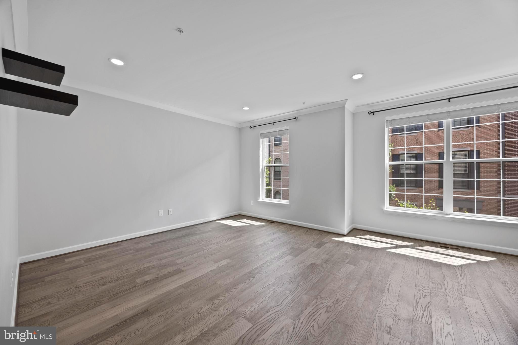 POTOMAC OVERLOOK CONDO - Residential