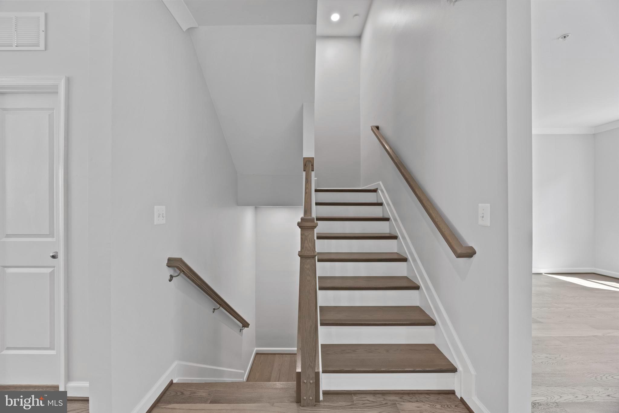 POTOMAC OVERLOOK CONDO - Residential