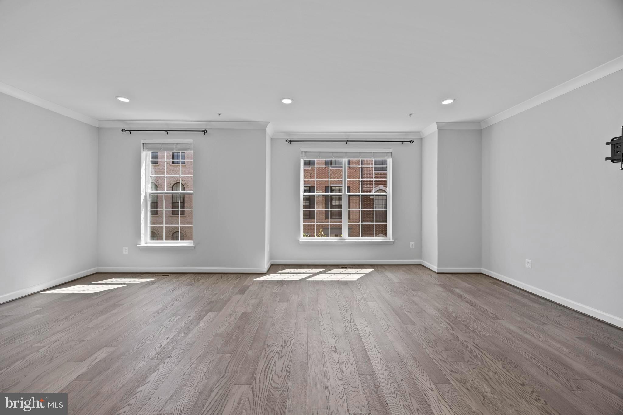 POTOMAC OVERLOOK CONDO - Residential