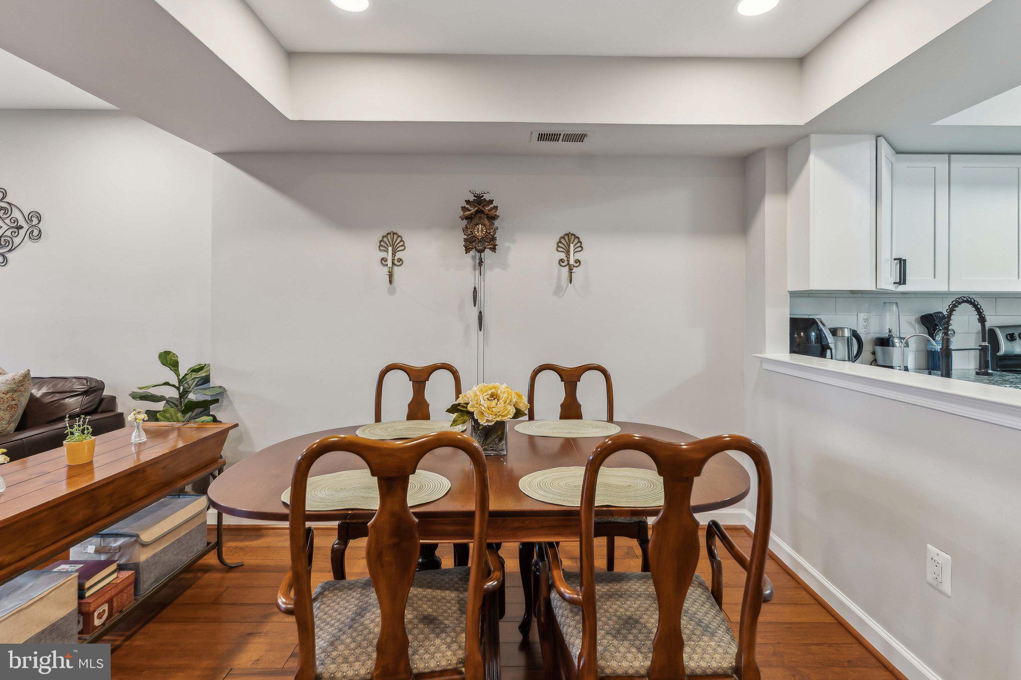 FALLS CHURCH - Residential