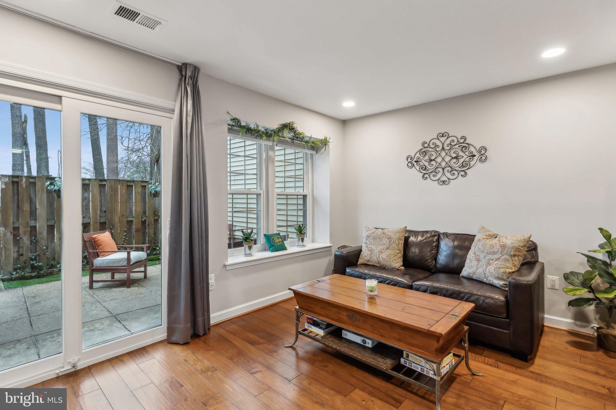 FALLS CHURCH - Residential