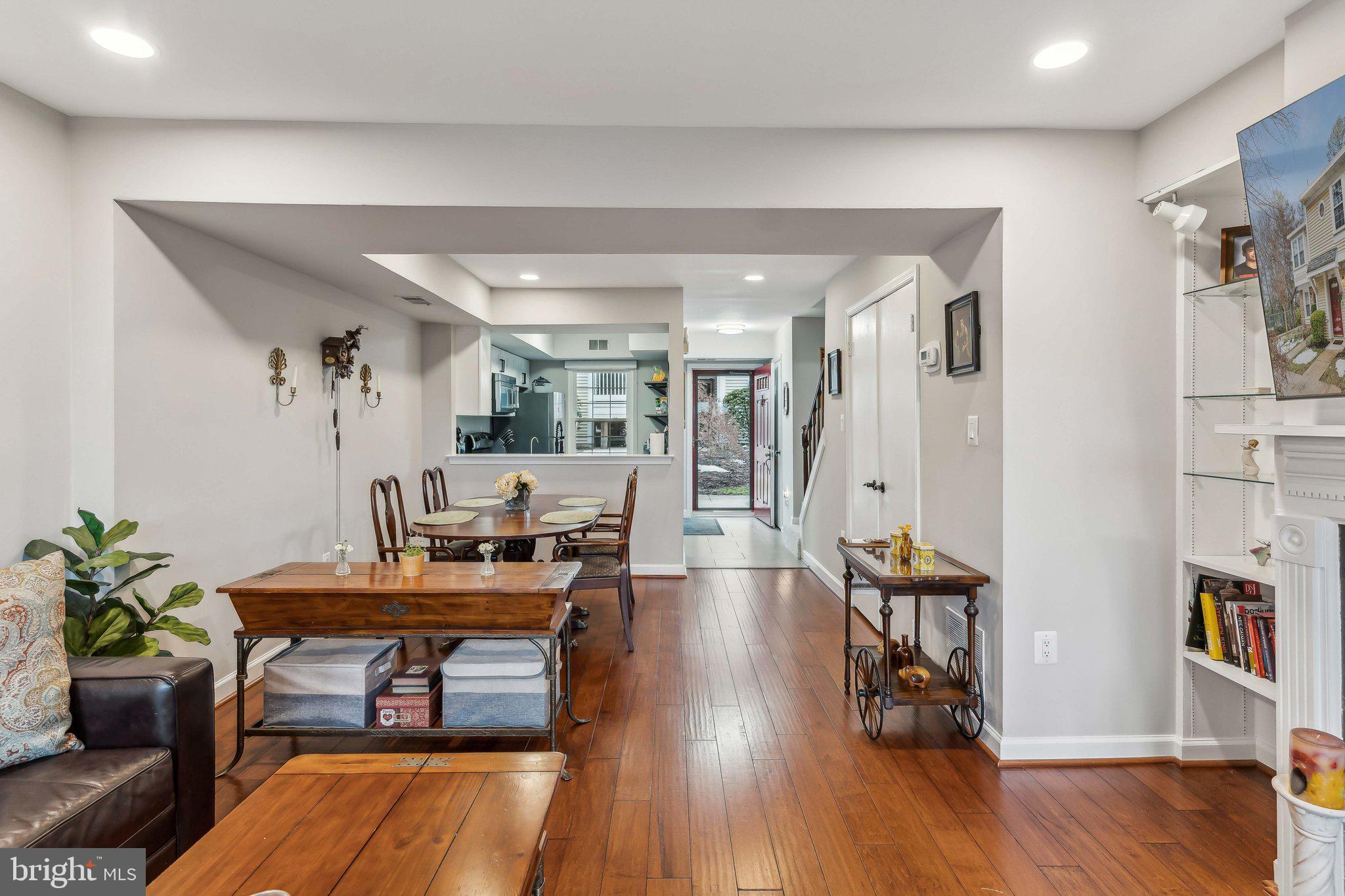 FALLS CHURCH - Residential