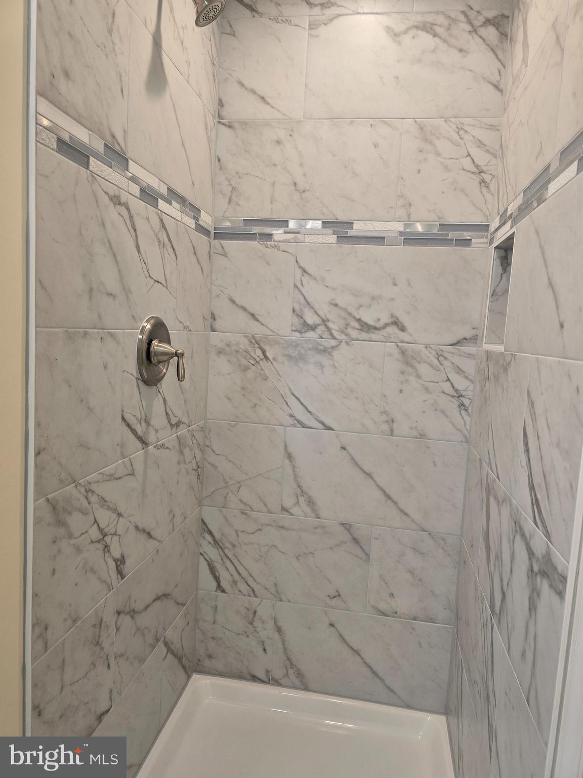 HIDDEN RIVER - Residential