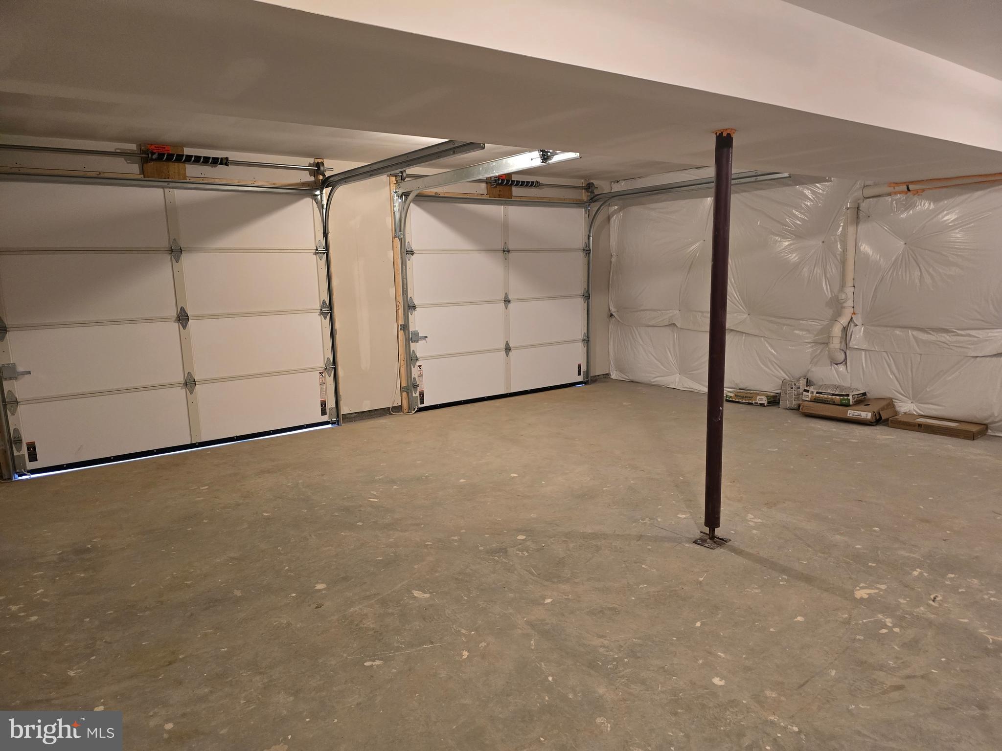 HIDDEN RIVER - Residential