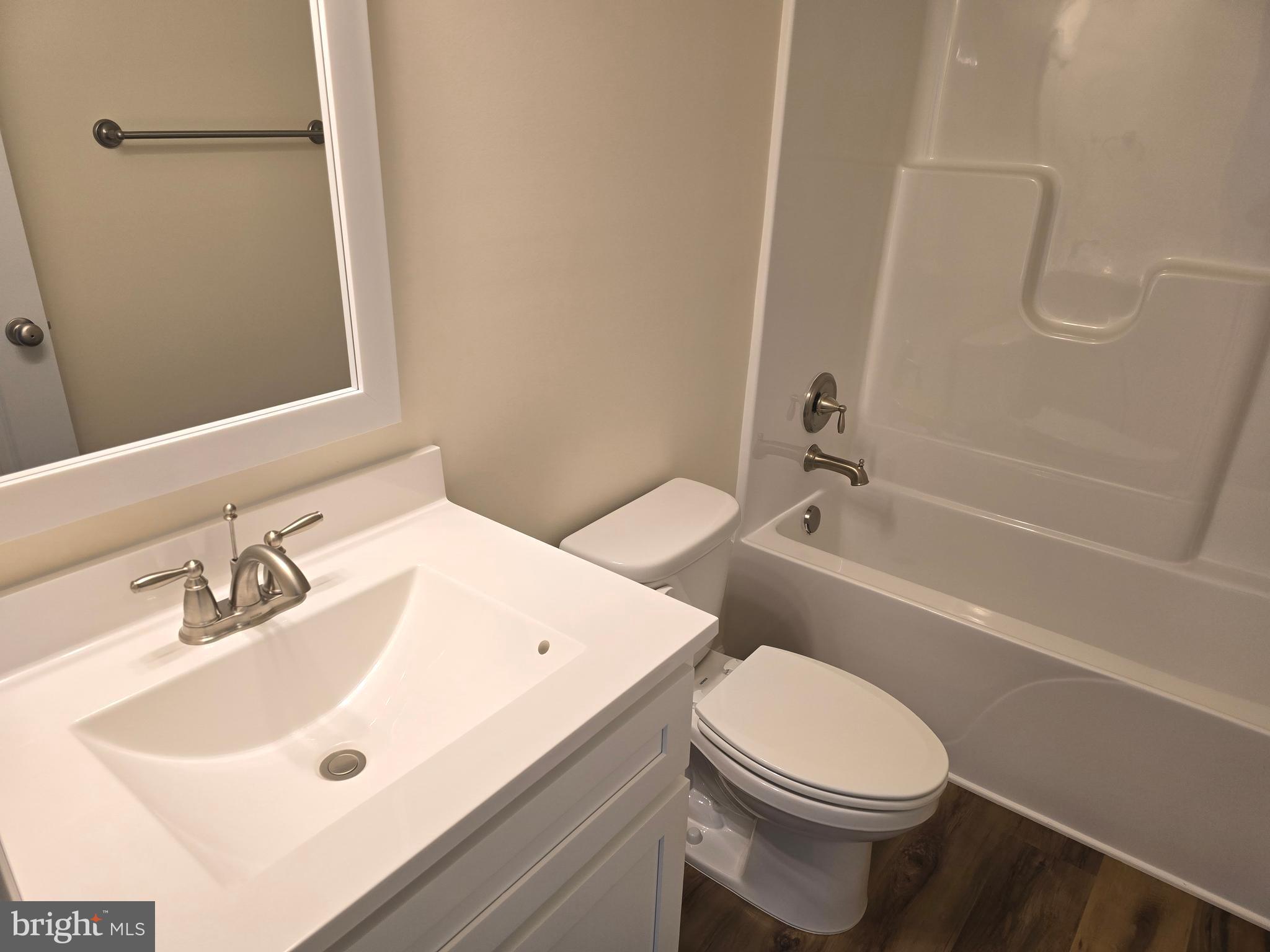 HIDDEN RIVER - Residential